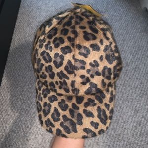Textured cheetah print hat 🧢